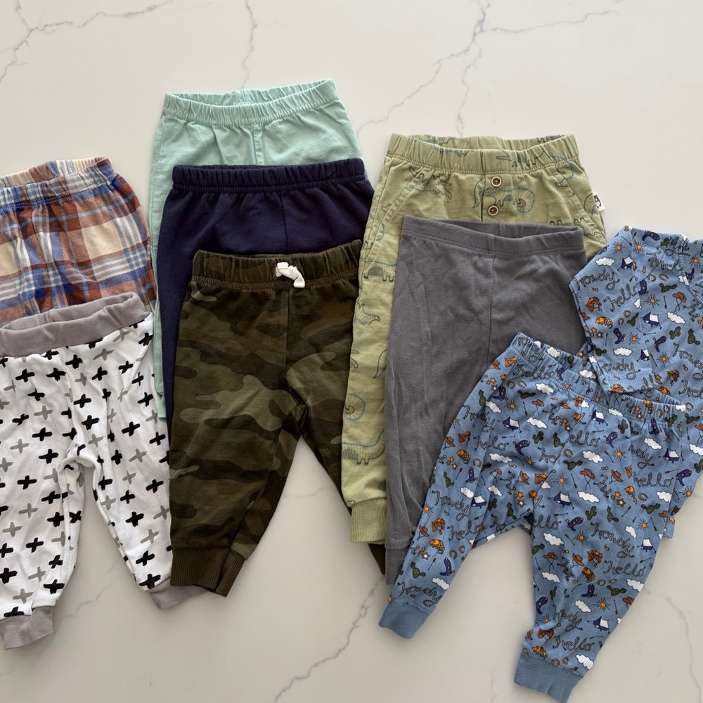 Carters, Gap, 6mo. Baby Bundle Cotton pants & matching outfit. 
Like new or new
